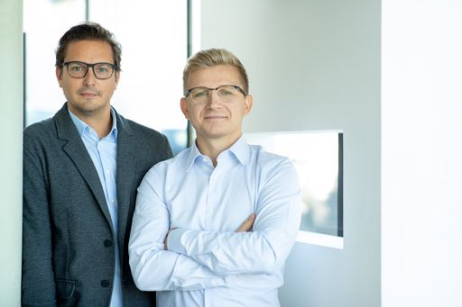  Die beiden Geschäftsführer der Vitrasan GmbH: Mag.
pharm. Matthias Schöggl und Thomas Sulzer