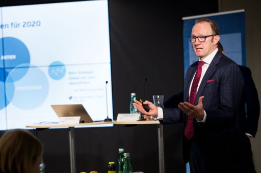 Vorschau Bild von Heinz Bednar, Geschäftsführer Erste Asset
Management: „Wer 2019 in Fonds investiert war, wurde durch eine
außergewöhnliche Performance belohnt.