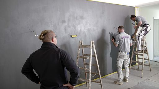Vorschau Bild von Tokio-Hotel-Drummer baut sein eigenes Heim / Gustav Schäfers
Baustelle / Was für eine Kulisse: eine Wand in Schwarzstahloptik im
Wohnzimmer des Magdeburger Bungalows. Weiterer Text über ots und
www.presseportal.de/nr/127642 / Die Verwendung dieses Bildes ist für
redaktionelle Zwecke honorarfrei. Veröffentlichung bitte unter
Quellenangabe: "obs/Brillux GmbH & Co. KG"