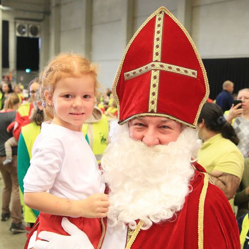  https://www.apa-fotoservice.at/galerie/21437 St. Pölten -
Samariterbund feierte 20 Jahre Nikolauszug!