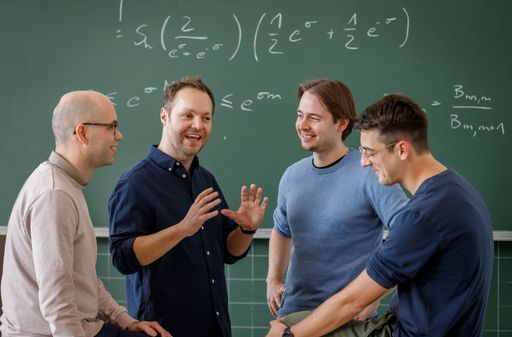 Vorschau Bild von Beide Gründer-Duos devjobs.at und danube.ai
gemeinsam im Gespräch