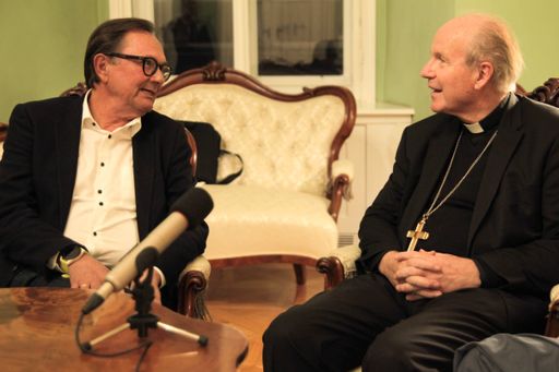 Vorschau Bild von Gerhard Klein im Gespräch mit Kardinal Schönborn.