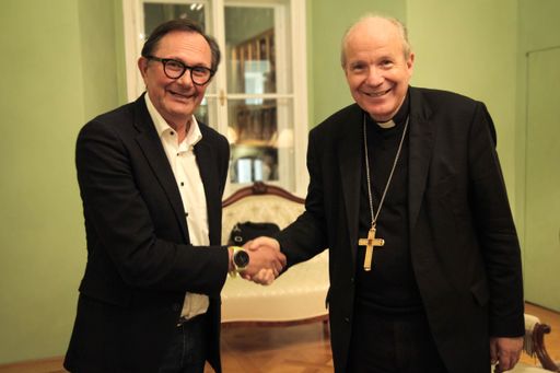 Vorschau Bild von Gehard Klein, neuer Journalistischer Leiter der KMA
mit Kardinal Schönborn.
