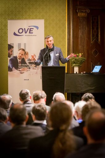 Günter Idinger, Präsident des österreichischen
Nationalkomitees von CENELEC und IEC