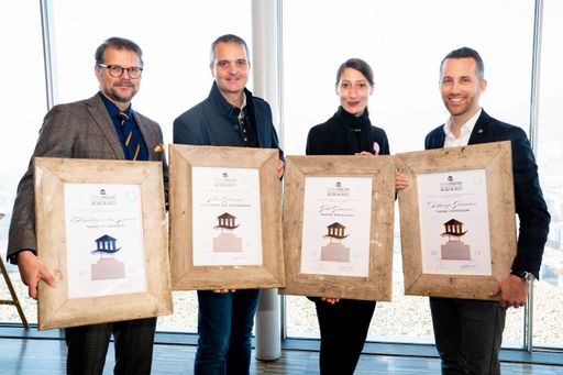 von links: Herr Frank Nägele (Therme St. Kathrein),
Herr Mag. Gernot Deutsch (Heiltherme Bad Waltersdorf), Frau Melanie
Franke (Rogner Bad Blumau) und Herr Phillip Borckenstein-Quirini
(Therme Loipersdorf)