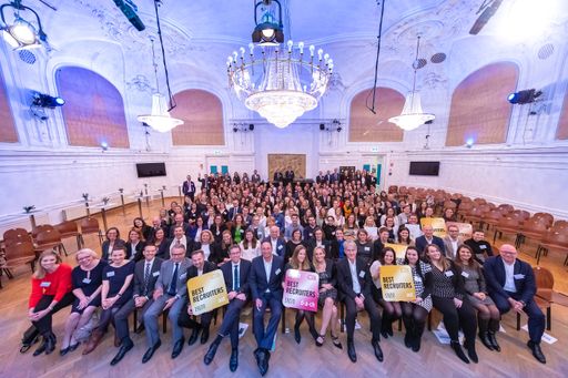 https://www.apa-fotoservice.at/galerie/21139 Zum zehnten Mal hat
BEST RECRUITERS die Recruiting-Qualität österreichischer Arbeitgeber
untersucht. Im Lorely-Saal wurden die Sieger gestern ausgezeichnet.