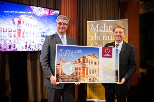 GD Starsich stellt sich als erster Gratulant mit
der Neujahrsmünze 2020 zum 150. Jubiläums des Musikvereins ein