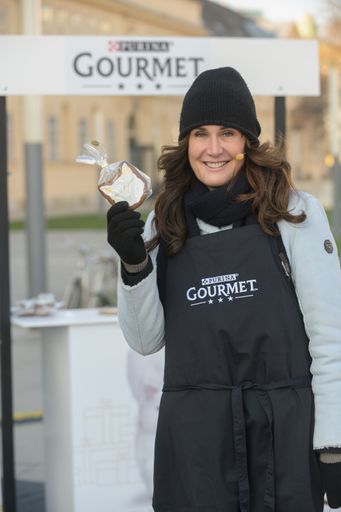 Vorschau Bild von Maggie Entenfellner mit weihnachtlichem Lebkuchen
#smilewithGOURMET