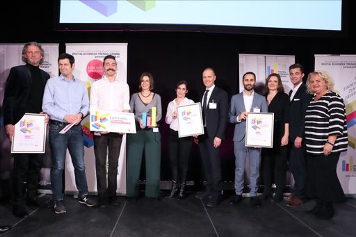 Vorschau Bild von Im Bild die Finalisten der Kategorie Evolution mit
dem Sponsor APA-IT, dem Premium Partner A1 Telekom Austria und den
Masterminds der Digital Business Trends. Im Bild v.l.n.r.: Klement
Cabana (styria digital one), Clemens Prerovsky (APA-IT), Peter Weihs
(eguana SCALES), Julia Stefaner (eguana SCALES), Susanne Mortimore
(Lexis SmartScan), Andreas Geyrecker (Lexis SmartScan), Clemens
Sagmeister (Snipedy), Dajana Doskoc (Snipedy), Patrick Pirchegger
(A1 Telekom Austria Group), Barbara Rauchwarter (APA – Austria
Presse Agentur)