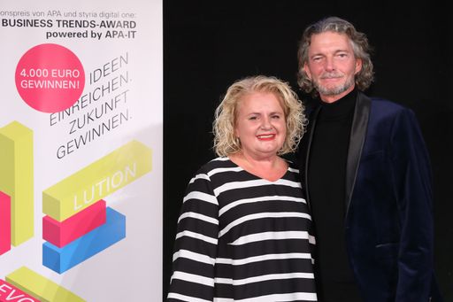 Vorschau Bild von Im Bild die Masterminds der DBT v.l.n.r.: Barbara
Rauchwarter (APA – Austria Presse Agentur), Klement Cabana (styria
digital one)