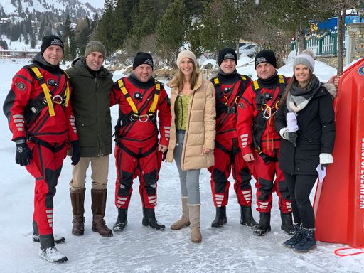 Vorschau Bild von Mutige Feuerwehrmänner sind bei der Eiswette am
Turrachersee immer dabei und sorgen für einen sicheren Ablauf.