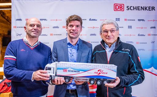 12.12.2019, Biathlonarena, Hochfilzen, AUT, IBU
Weltcup Biathlon, Pressekonferenz, im Bild v.l. Toni Giger (ÖSV
Sportdirektor), Alexander Winter (CEO DB Schenker in Österreich und
Südosteuropa), Klaus Leistner (ÖSV Generalsekretär) // f.l. Toni
Giger Austrian Ski Association sporting director Alexander Winter
General Manager of DB Schenker in Austria & Southeast Europe and
Klaus Leistner Austrian Ski Association Secretary General during a
press conference before the BMW IBU Biathlon World Cup at the
Biathlonarena in Hochfilzen, Austria on 2019/12/12. EXPA Pictures ©
2019, PhotoCredit: EXPA/ Stefan Adelsberger
