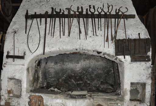  Im Kärntner Winter, wenn die Nächte auf der
Südseite der Alpen lang sind, hat die Natur Zeit aufzuatmen. Im
Rahmen der elf "Magischen Momente", das sind geführte Tages- und
Halbtagestouren in schützenswerter Pflanzen- und Tierwelt, wird
Interessierten die Möglichkeiten geboten, sich als Teil der Natur zu
erleben.