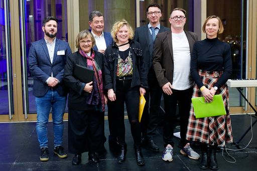Gruppenfoto mit zwei der drei Preisträger