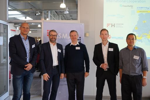 Am 17. Dezember 2019 wurde auf dem Campus Villach
der FH Kärnten das „Carinthia Institute for Smart Materials and
Manufacturing Technologies (CiSMAT)“ mit Vertretern aus Industrie
und Wissenschaft offiziell eröffnet. Das Forschungszentrum CISMAT
unterstützt regionale Industriebetriebe und KMU mit Know-how bei der
Behandlung relevanter Forschungsfragen im Umfeld von Industrie 4.0.