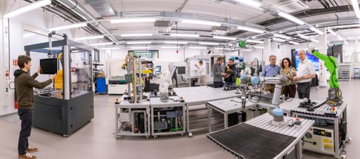 5G Campus-Lösungen ermöglichen neue
Industrie-Anwendungen wie autonome Transportsysteme in der Logistik.