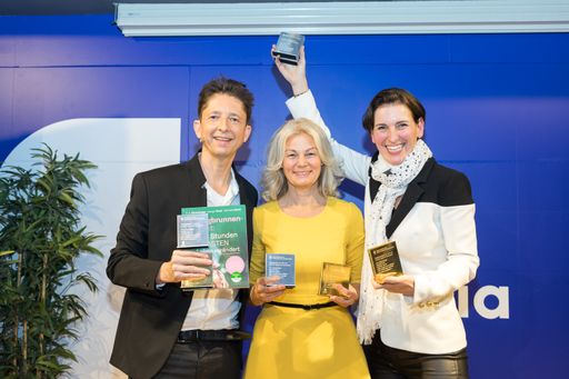 Vorschau Bild von Die Autoren des erfolgreichsten Sachbuchs 2019:
P.A. Straubinger, Margit Fensl, Nathalie Karré (von links).