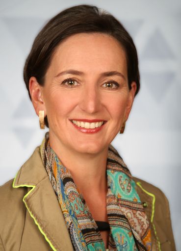 Die Zeithistorikerin Barbara Stelzl-Marx ist zur
Wissenschafterin des Jahres 2019 gewählt worden. Der Klub der
Bildungs- und Wissenschaftsjournalisten zeichnete die Grazerin am 7.
Jänner 2020 im Presseclub Concordia aus.