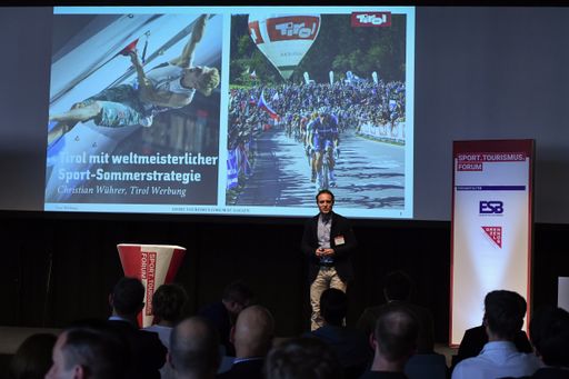 Beim Kongress werden neue Ideen vorgestellt, die dem Tourismus
auch in sportlicher Hinsicht zu neuem Aufschwung verhelfen. Weiterer
Text über ots und www.presseportal.ch/de/nr/100072381 / Die
Verwendung dieses Bildes ist für redaktionelle Zwecke honorarfrei.
Veröffentlichung bitte unter Quellenangabe:
"obs/Sport.Tourismus.Forum/ESB Marketing Netzwerk"