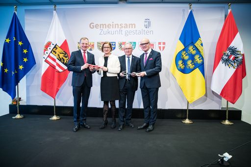 LH Thomas Stelzer, LH Johanna Mikl-Leitner, BR Karl
Bader, BR Robert Seeber.