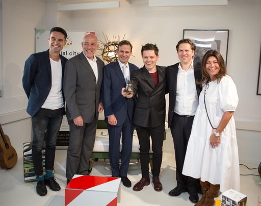 v.l.n.r.: Emil Diaconu (GF Social City Wien), Martin Engelberg
(Nationalabg.), Robert Gulla (GF LUKOIL), Michael Patrick Kelly,
Richard Vrzal (GF Social City Wien), Yvonne Richly (Gemeinderätin)