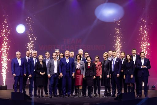 Vorschau Bild von Gruppenbild zum Abschluss des Wahlkampfauftaktes