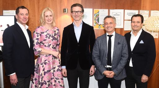 v.l.: Univ.-Prof. Dr. René Wenzl, Assoc. Prof. Priv.-Doz. Dr.
Andrea Weghofer, MSc, MBA, Priv.-Doz. Dr. Markus Margreiter,
Univ.-Prof. Dr. Stefan Jirecek, Univ-Prof. Dr. Christian Kainz beim
1. Fertility Dinner anlässlich des 10-jährigen Bestehens des
Kinderwunschzentrums Döbling