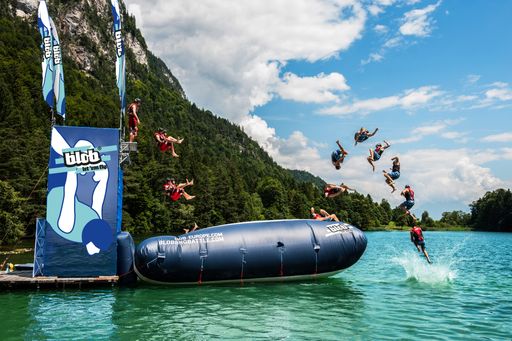 Blobbing: Der Sport mit großem Fun-Faktor ist von
vielen Events am Wasser gar nicht mehr wegzudenken.