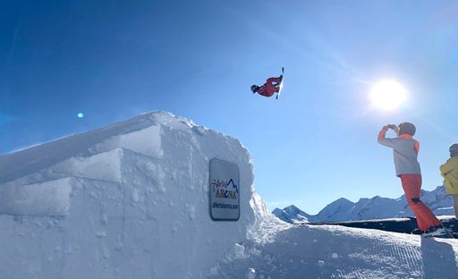 Vorschau Bild von Die weltweit einzigartige Trainingsanlage wird
diese Saison die internationale Freestyle-Elite in die Zillertal
Arena locken.