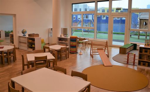 Kindergarten bildet - St. Nikolausstiftung begrüßt
Pilotprojekt für Integrations-Kindergartenplätze für private
Trägerorganisationen