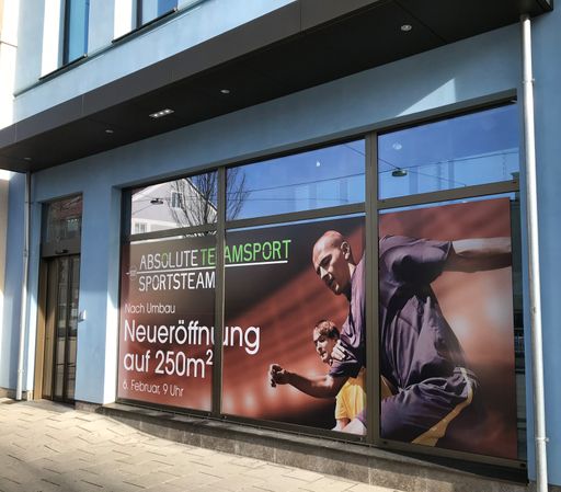 Ab 06. Februar 2020 widmet sich Geschäftsführer Michael Lang mit
„ABSOLUTE TEAMSPORT Sportsteam“, auf einer Fläche von 250m2
ausschließlich dem Teamsport.