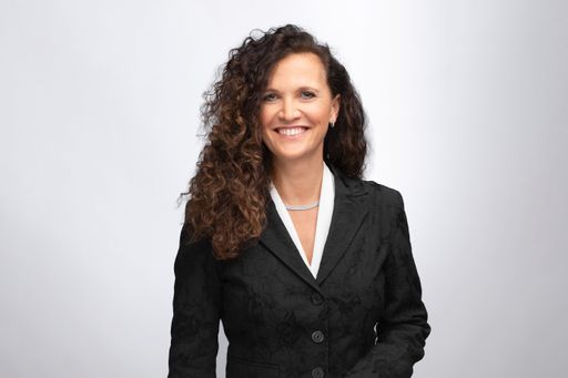 Vorschau Bild von Martina Tik - Brancheninsiderin mit Fokus auf
IT/Telco & Industrie