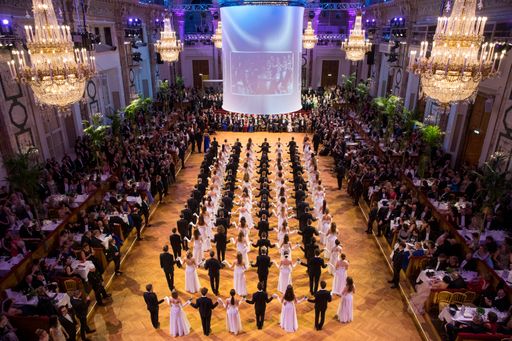 Vorschau Bild von Voller Ballsaal in der Wiener Hofburg