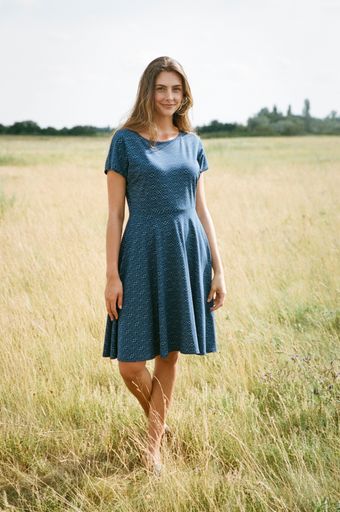 Vorschau Bild von Kollektion Frühling/Sommer 2020 - Produziert in der
eigenen Schneidermanufaktur in Cusco, Peru, aus biologischen
Baumwollstoffen