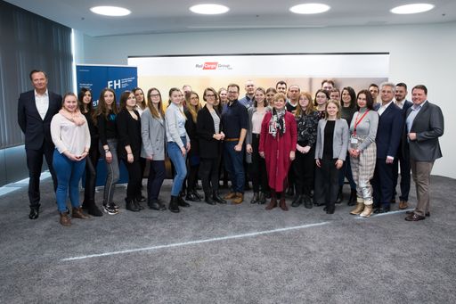 TeilnehmerInnen der International Master Week bei
der Auftaktveranstaltung zu Gast bei der Rail Cargo Group