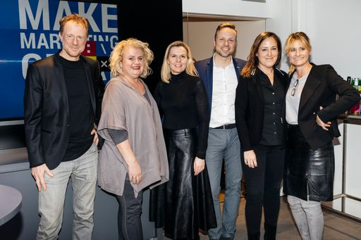 Wien - Ist es notwendig, dass Marken im kommenden Jahrzehnt eine
klare Haltung vertreten? Oder sollen sie lieber „unpolitisch“
bleiben? Die Österreichische Marketing-Gesellschaft ging diesen
Fragen nach. Im Bild v.l.n.r.: Vorstand der ÖMG: Manfred Gansterer,
Barbara Rauchwarter, Evelyn Herl, Alexander Oswald, Sonja Felber,
Sabrina Oswald