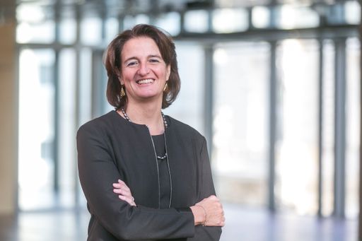 Assoz. Prof.in Priv.-Doz.in Dr.in Susanne Kaser,
Präsidentin der ÖDG, erklärt: „Diabetes hat viele Gesichter und
unterschiedlichste – meist auch multifaktorielle – Ursachen. Darum
ist es so problematisch, wenn Menschen mit Diabetes über einen Kamm
geschoren werden und ihnen vorgeworfen wird, dass sie ‚selbst
schuld‘ an der Erkrankung wären und sie ja ‚nur den Lebensstil‘
ändern müssten. Zusätzlich führt diese Vereinfachung und die
Unkenntnis über die Vielfalt der Diabetesformen zu verspäteten
Diagnosen.“