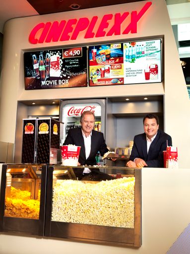 Cineplexx-Geschäftsführer: (v.l.n.r) Christian Langhammer,
CEO/Hauptgesellschafter Constantin Film & Cineplexx Kinobetriebe und
Christof Papousek, CFO/CO-Gesellschafter Constantin Film & Cineplexx
Kinobetriebe