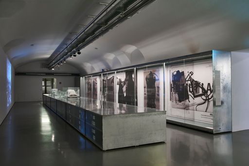 HELMUT LANG ARCHIV. Eine Intervention von Helmut
Lang MAK DESIGN LAB