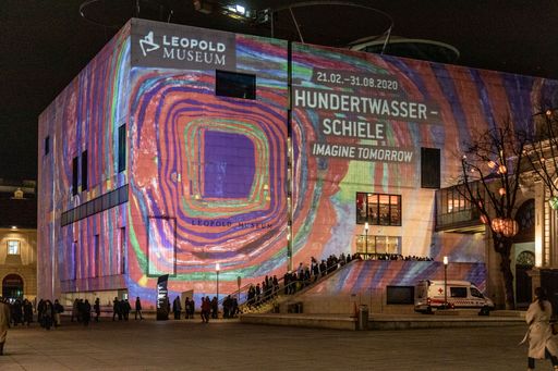 https://www.apa-fotoservice.at/galerie/22175
Leopold Museum, MuseumsQuartier, Wien Fassadenprojektion anlässlich
der Eröffnung der Ausstellung "Hundertwasser - Schiele. Imagine
Tomorrow".