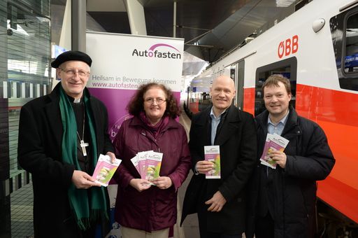 Autofasten; Franz Scharl, Andrea Kampelmühler
(evangelische Umweltbeauftragte), Matthias Geist, Markus
Gerhartinger (kath. Umweltbeauftragter).
