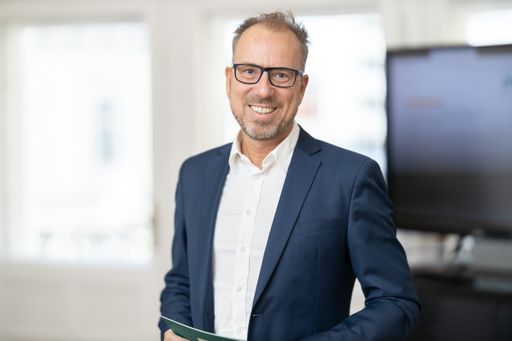  Dr. Rainer Haude verantwortet als Geschäftsführer
von dvo Software auch die Geschäfte von Scopevisio in Österreich.
Mit Jänner 2020 übernahm dvo den Spezialisten und Mitbewerber für
Rechnungswesen-Software Klinger Software.