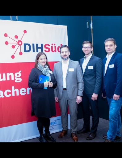 Im Bild: Dr. Pamela Mühlmann, FTI Management BABEG;
Mag. Markus Hornböck, Geschäftsführer BABEG; Andreas Preiml, Austro
Digital; Freddy Tripold, Austro Digital