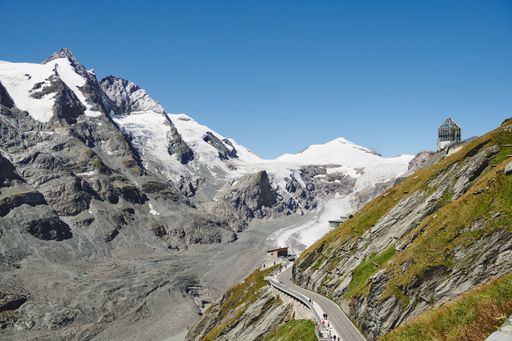 Vorschau Bild von Gletscherstaße mit Blick auf Großglockner und
Pasterzengletscher