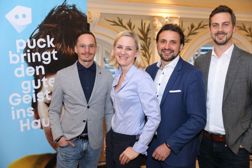  https://www.apa-fotoservice.at/galerie/22785 Im Bild v.l.n.r.:
Marcel Aberle (CEO Zukunftsinstitut Österreich), Julia Wawrik (COO
von puck), Markus Woratschek (Prokurist IMV Immobilienmanagement
GmbH), Peter Schindlmeier (CEO und Gründer von casavi)