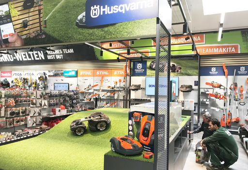 Vorschau Bild von Smart Garden – das Komplettpaket für die
automatische Gartenbewässerung samt Mähroboter – ist eines der
zentralen Angebote im neuen LET'S DOIT Fachmarkt Hartberg.