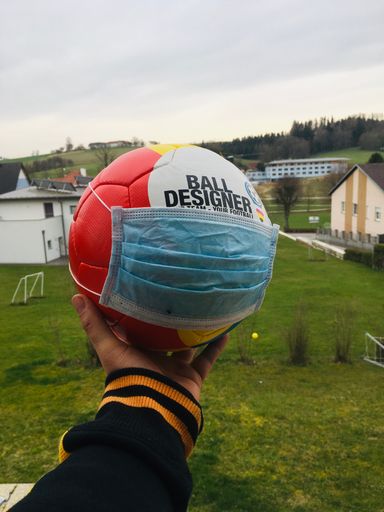 "Maskenball" - Kreativwettbewerb des Monats