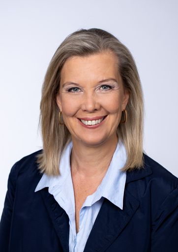 Mag. Karin Zipperer, MBA, leitet künftig gemeinsam mit Mag.
Wolfgang Schroll die Geschicke des größten Verkehrsverbundes des
Landes