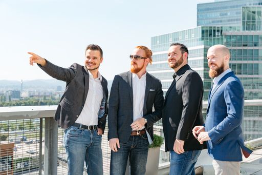 Vorschau Bild von Das Gründer Team setzt auf modernste Technologien
und innovative Ansätze um die Arbeit von TherapeutInnen und
ÄrztInnen zu vereinfachen. Im Bild v.l.n.r.: Mario Habenbacher,
Patrik Inzinger, Bernhard Keprt, Christopher Supnig