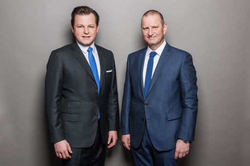 Die RMA-Vorstände Georg Doppelhofer und Gerhard
Fontan stehen auch weiterhin gemeinsam an der Spitze der
Regionalmedien Austria.